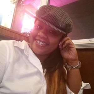 Meet your Posher, Latoya